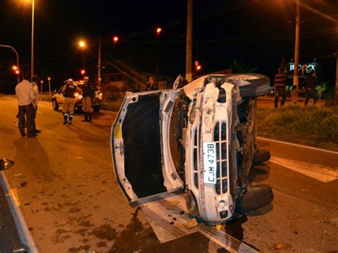 G Capotagem Deixa Um Ferido Na Br Em Varginha Mg Not Cias Em