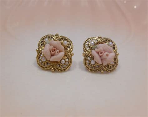 1928 Pink Rose And Pearl Gold Tone Filigree Pierced P Gem