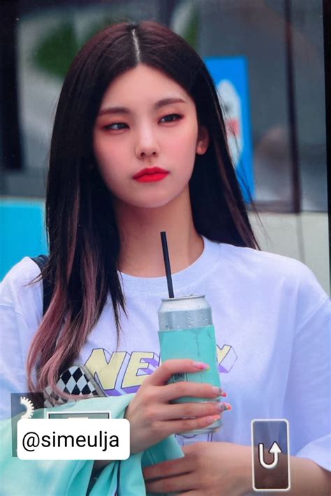 Zein BORN PINK on Twitter RT simeulja 220801 ITZY 예지 YEJI