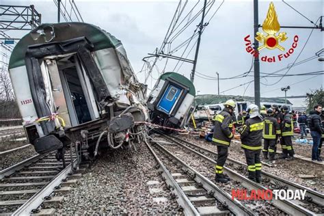 Treno Deragliato A Pioltello I Sopravvissuti In Cura Dagli Psicologi