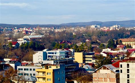 Fonduri uriașe pentru cei care stau la bloc