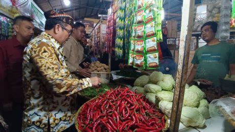 Jelang Ramadan Sejumlah Harga Bahan Pokok Mulai Turun Di Pasar