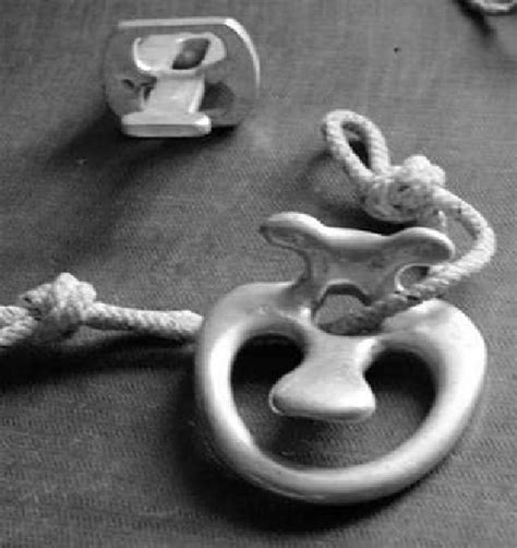 The "bukashka" belay device. Designed by Boris Lazarevich Kashevnik ...