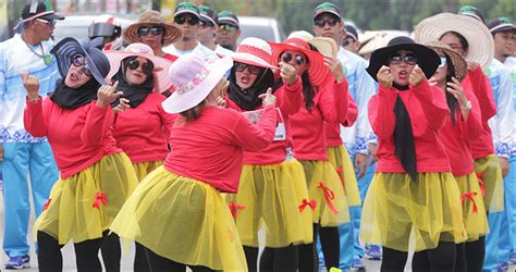 Lomba Gerak Jalan SLTA Umum Semarakkan HUT Kemerdekaan RI Ke 74