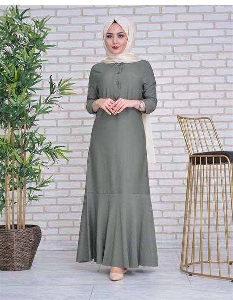 Perpaduan Warna Yang Cocok Dengan Silver Madeleine Skinner