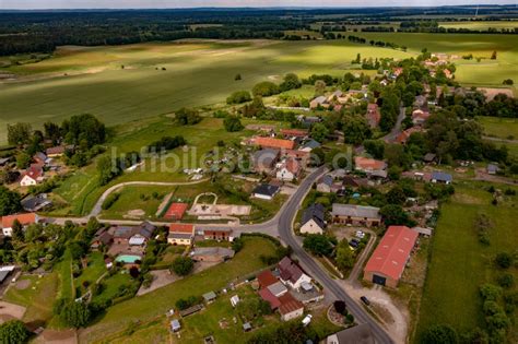 Klobbicke Von Oben Dorf Ansicht Am Rande Waldgebieten In Klobbicke