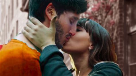 El Beso De Aitana Y Sebastian Yatra Confirmar A Que Ya Son Pareja Tini