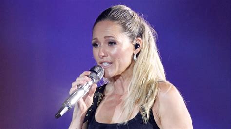 Triumph Im Regen Helene Fischer Gibt Rekord Konzert Vor Fans