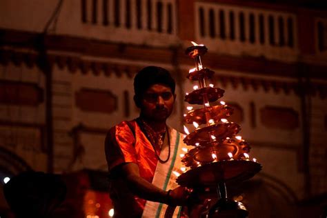 Evening Ganga Aarti Ceremony With Enchanting Banaras: Triphobo