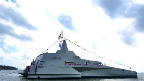 Kri Golok Kapal Perang Siluman Buatan Banyuwangi Yang Diluncurkan