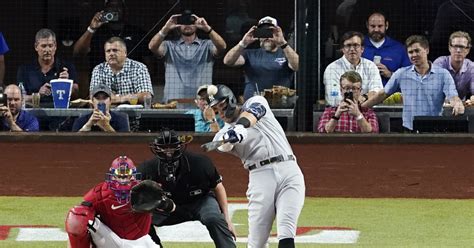 Yankees Star Aaron Judge Hits 62nd Home Run To Break Roger Mariss