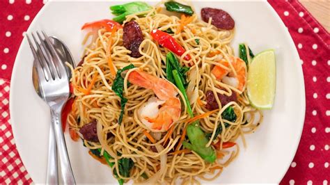 Pancit Canton Recipe Filipino Egg Noodle Stir Fry Pais Kitchen