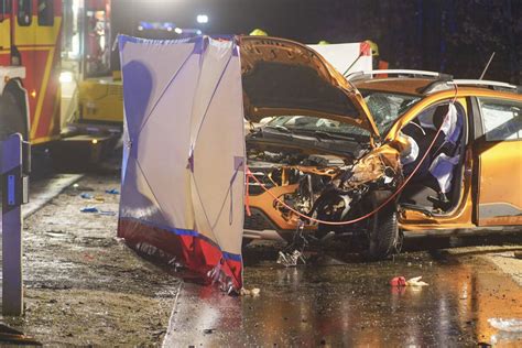 Lampertheim 86 jähriger Fahrer gerät in Gegenverkehr Seine Frau 83