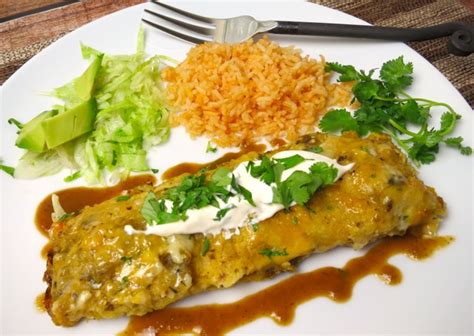 Chicken Enchiladas With Roasted Tomatillo Chile Salsa My Lilikoi Kitchen