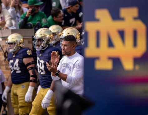 Notre Dame Footballs Cfp Ranking May Not Align With Current Poll