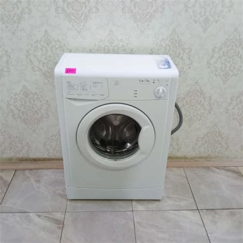 Indesit WIU 61 (CIS) - Узкие стиральные машины