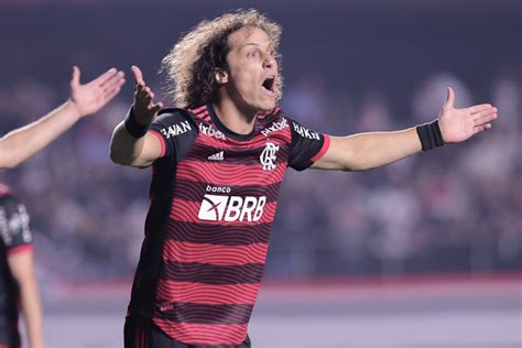 Flamengo confirma que David Luiz está hepatite mas tranquiliza