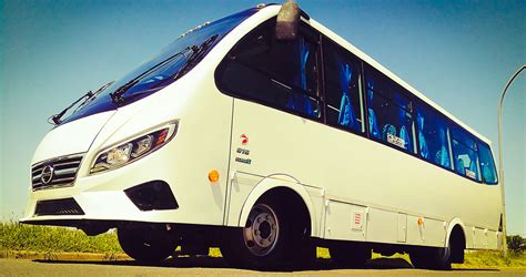 Así Es El Minibus Hino 816 Gb Para 24 Pasajeros 16 Valvulas