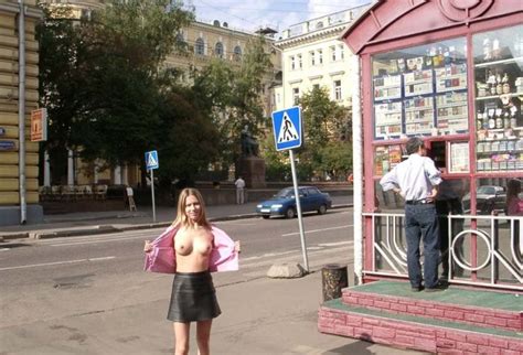 Smiling Russian Babe Walks Naked At City Center Russian Sexy Girls