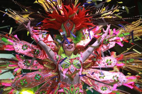 La música y fiesta te esperan en el Carnaval de Cancún Descubre México