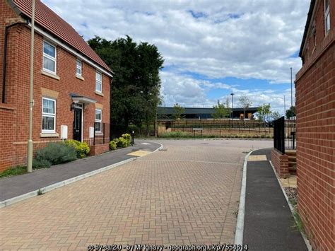 Waldren Avenue Meets Hewett Lane Mr Ignavy Cc By Sa 2 0 Geograph