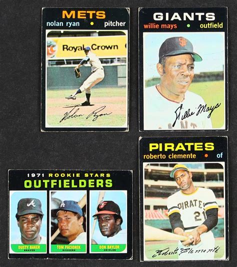 Topps Complete Set Of Baseball Cards With Roberto Clementa