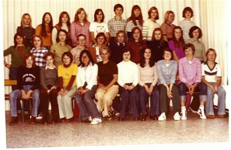 Photo De Classe Seconde Ab3 De 1976 Lycée Privé La Sagesse Copains D