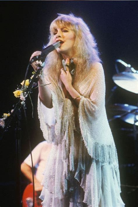 40 Candid Color Photographs Capture A Young And Beautiful Stevie Nicks