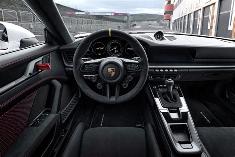 Porsche 911 GT3 RS revelado 525 CV e alma de competição