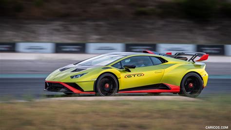 2021 Lamborghini Huracán Sto Front Three Quarter Caricos