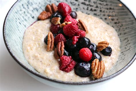 Snel Healthy Ontbijt Warme Havermoutpap Met Kaneel Noten Fruit