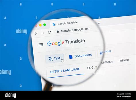Ostersund, Suède - 6 févr. 2023: Site Web Google Translate sur un écran