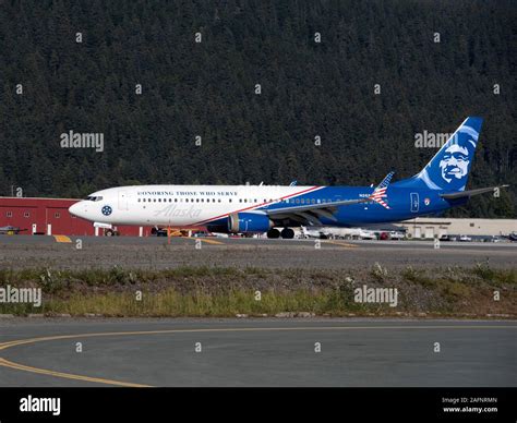 Boeing Alaska Airlines Stock Photo - Alamy