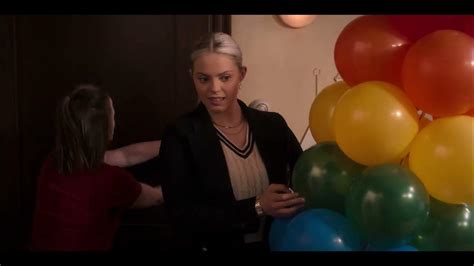 Kimberly Gets Leighton A Column Of Gay Pride Balloons The Sex Lives Of College Girls 2x01