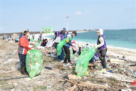 觀光季前讓沙灘恢復美麗 澎湖龍門後灣接龍淨灘 地方 中央社 Cna