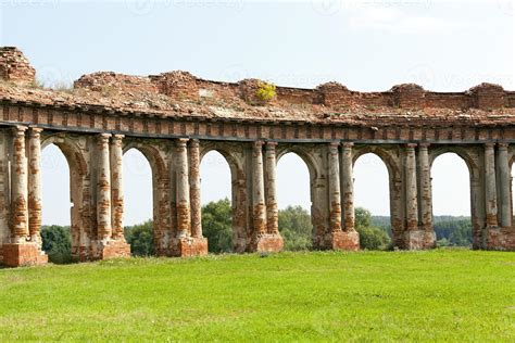 the ruins of an ancient castle 9510786 Stock Photo at Vecteezy