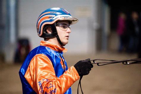 Pin tillagd av Joanne Smith på Harness Race Drivers