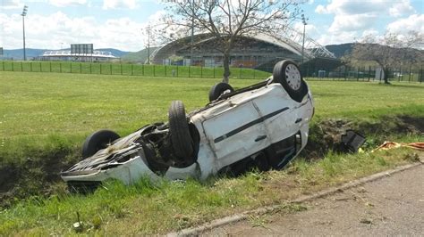 Cinq blessés dont deux graves dans une violente sortie de route à