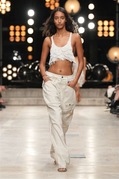 Cómo Llevar Pantalones A La Cadera Esta Primavera Verano 2023 Vogue