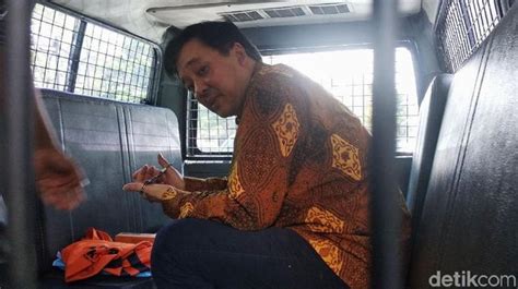 Aturan Sejak 2012 Mengapa Kpk Baru Borgol Tahanan Sekarang