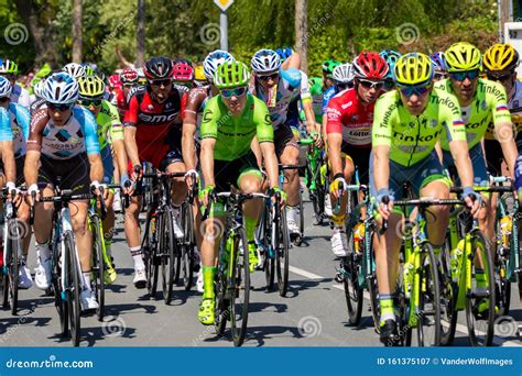 Cyclistes Pendant La Deuxi Me Tape Du Giro D Italia Photographie