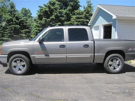 Sell Used 2006 Chevrolet Silverado Vortec Max LT Crew Cab Pickup 4 Door