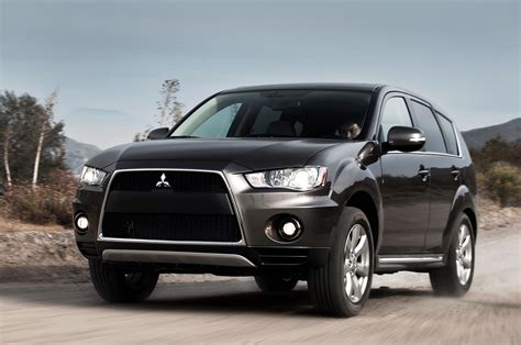 2010 Mitsubishi Outlander GT | Owner Manual PDF