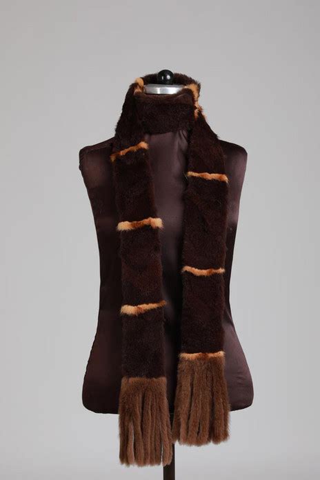 Sheared Nutria Fur Scarf | SKANDINAVIK FUR