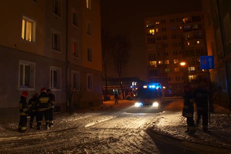 Trzy jednostki straży pożarnej wezwane do pożaru w mieszkaniu przy