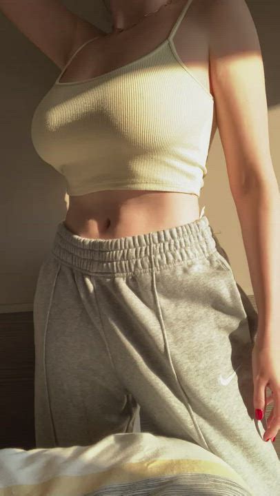 Perfect Tits Scrolller