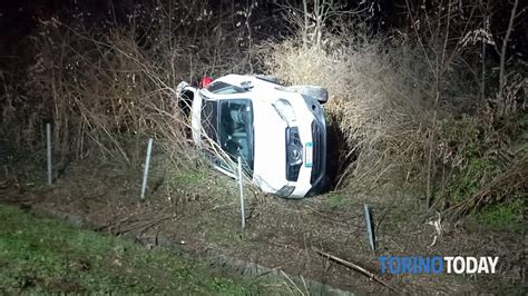 Incidente In Tangenziale Tra Santena E Trofarello Auto Ribaltata