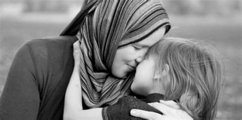 Surga di Bawah Telapak Kaki Ibu, Hadis atau Bukan? | Bincang Syariah