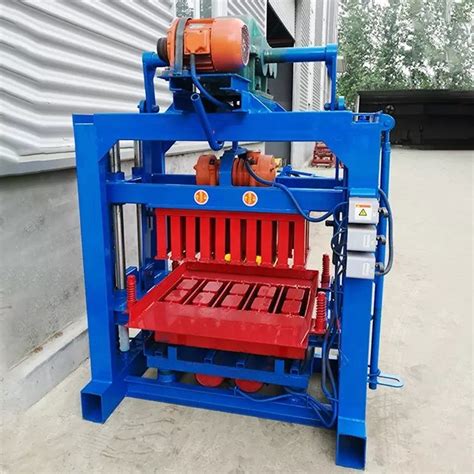 Small Concrete Hollow Interlocking Brick Block Making Machine Qtj