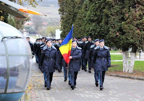 Elevii Colegiului Național Militar Mihai Viteazul vor defila la